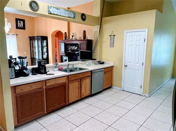 Image No.8-3 Bed Property for sale