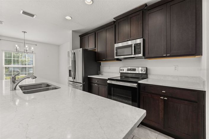 Image No.16-3 Bed Townhouse for sale