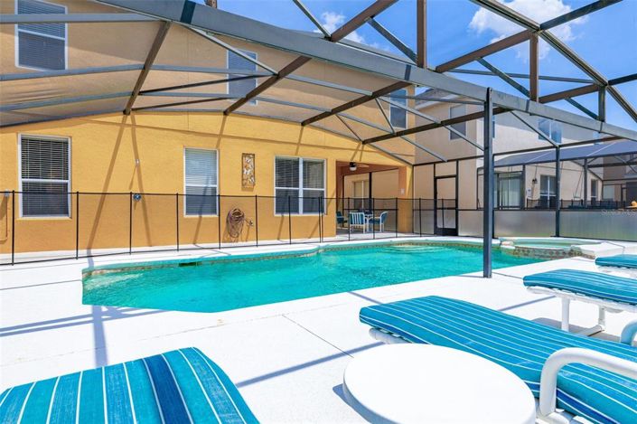 Image No.10-5 Bed Property for sale