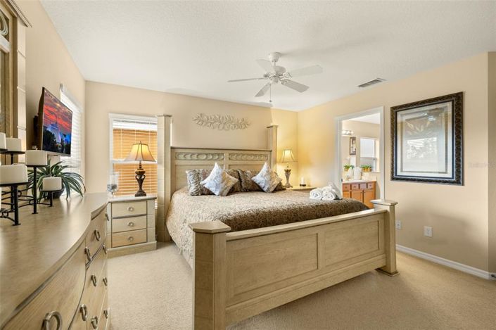 Image No.30-5 Bed Property for sale