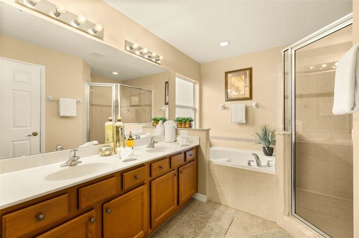 Image No.33-5 Bed Property for sale