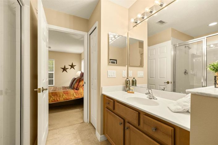 Image No.47-5 Bed Property for sale