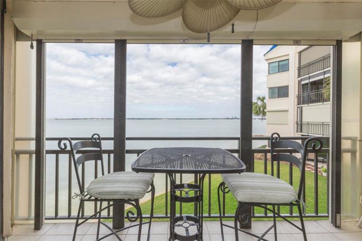 Image No.20-2 Bed Property for sale