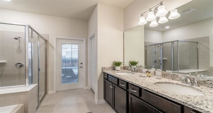 Image No.26-7 Bed Property for sale