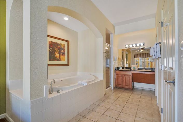 Image No.13-2 Bed Property for sale