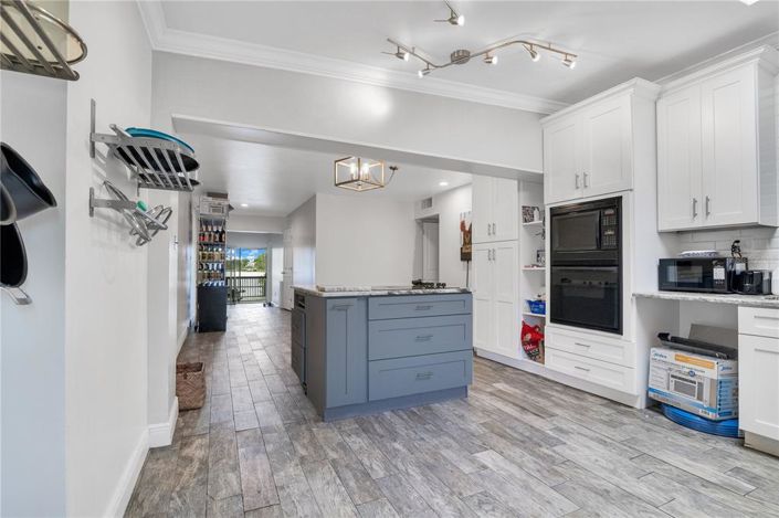 Image No.10-5 Bed Property for sale