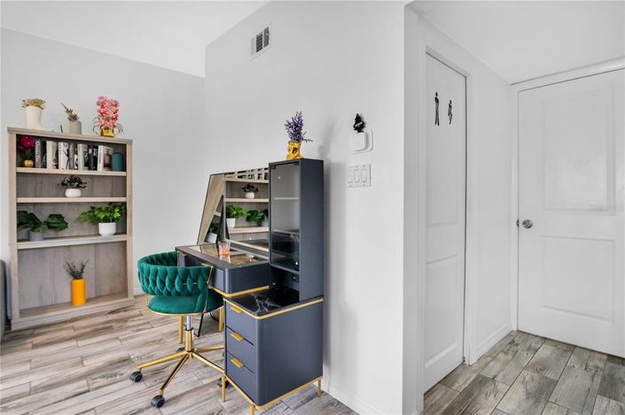 Image No.16-5 Bed Property for sale