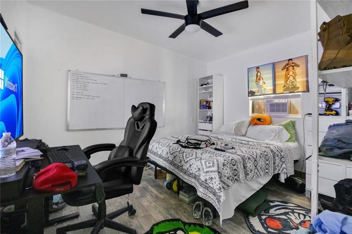 Image No.24-5 Bed Property for sale