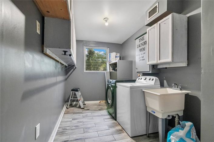 Image No.26-5 Bed Property for sale