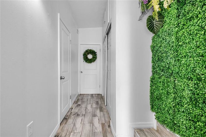 Image No.5-5 Bed Property for sale