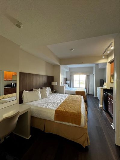 Image No.9-2 Bed Property for sale