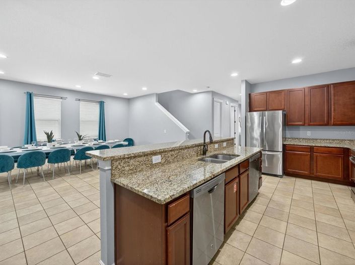 Image No.11-10 Bed Property for sale