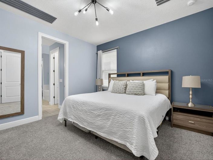 Image No.16-10 Bed Property for sale