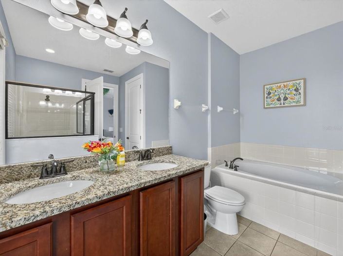 Image No.22-10 Bed Property for sale