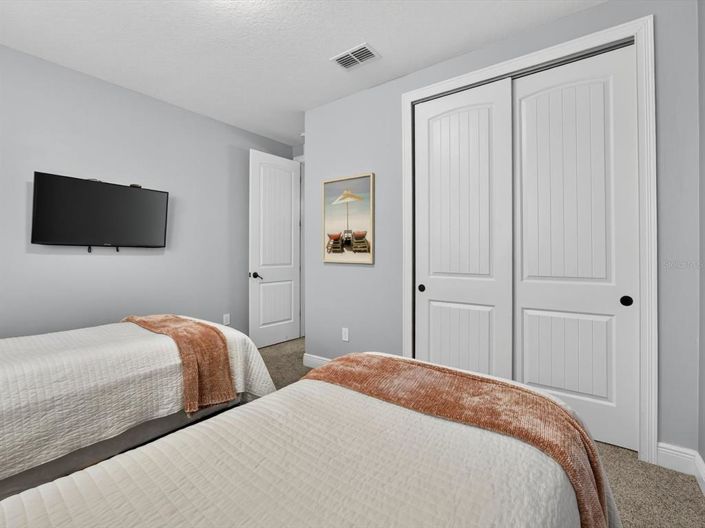 Image No.26-10 Bed Property for sale