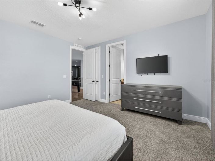 Image No.29-10 Bed Property for sale