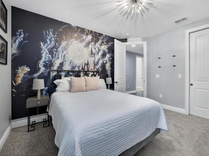 Image No.31-10 Bed Property for sale