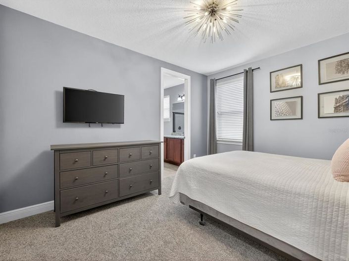 Image No.32-10 Bed Property for sale