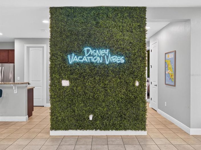 Image No.4-10 Bed Property for sale