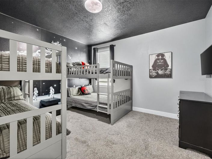 Image No.40-10 Bed Property for sale