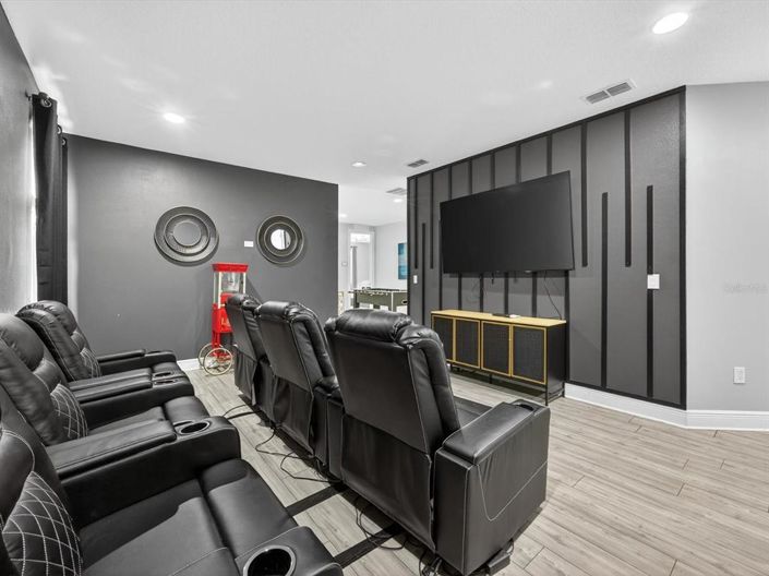 Image No.47-10 Bed Property for sale