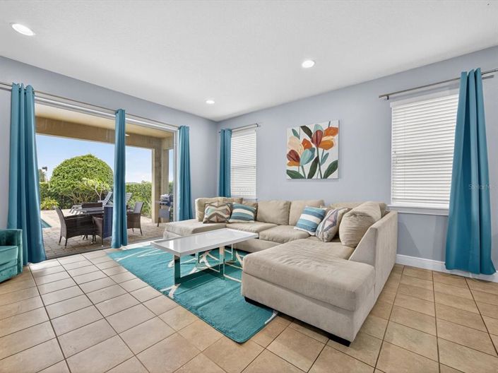 Image No.5-10 Bed Property for sale