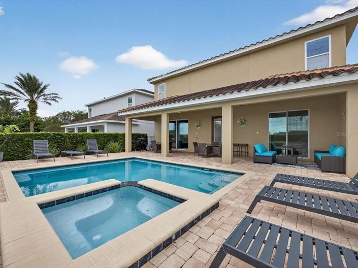 Image No.51-10 Bed Property for sale