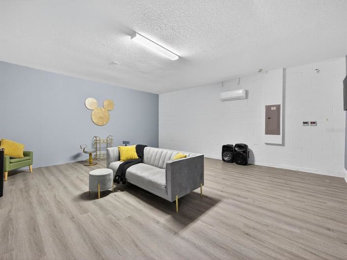 Image No.52-10 Bed Property for sale