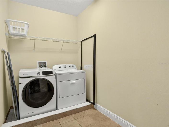 Image No.55-10 Bed Property for sale