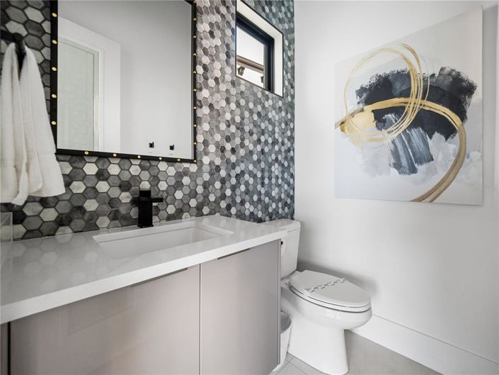 Image No.16-11 Bed Property for sale