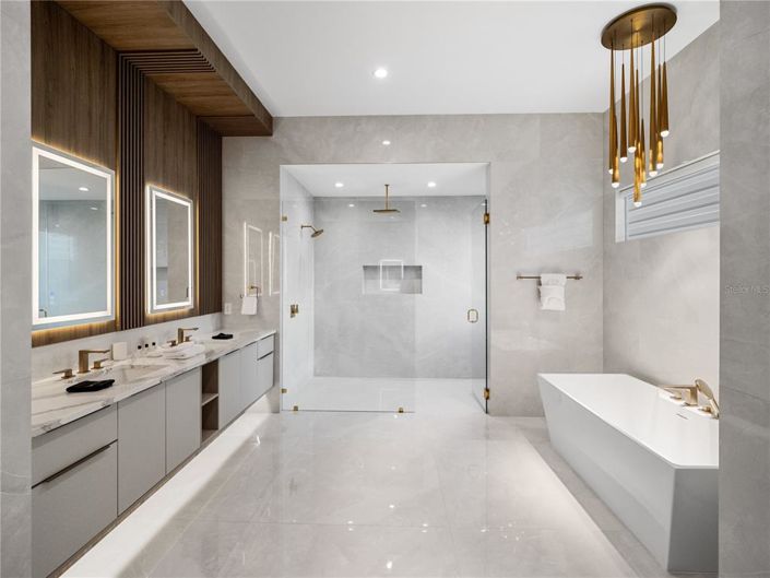 Image No.18-11 Bed Property for sale