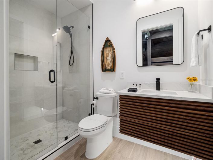 Image No.29-11 Bed Property for sale