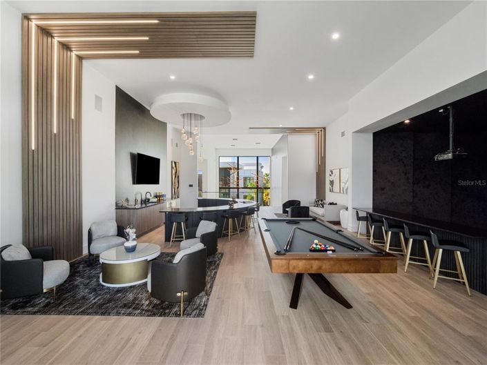 Image No.32-11 Bed Property for sale