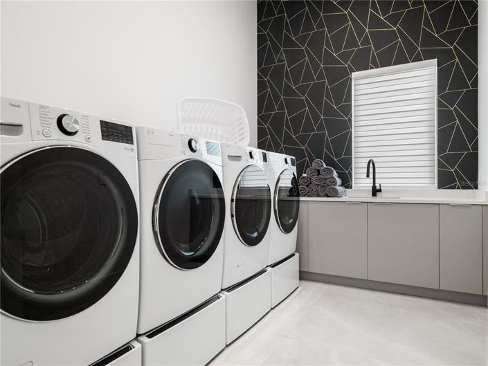 Image No.42-11 Bed Property for sale