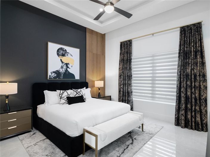 Image No.54-11 Bed Property for sale