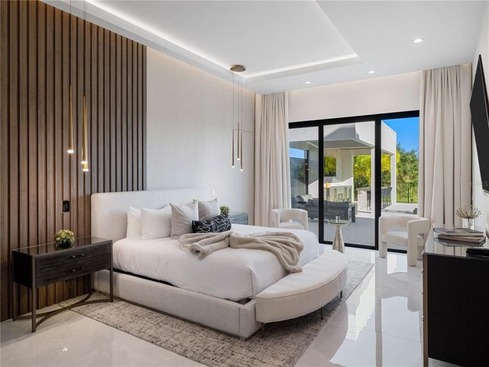 Image No.55-11 Bed Property for sale