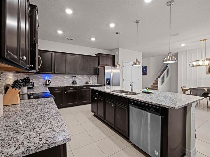 Image No.19-10 Bed Property for sale