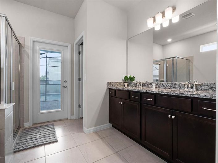 Image No.30-10 Bed Property for sale