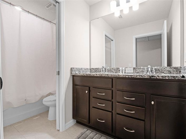 Image No.42-10 Bed Property for sale