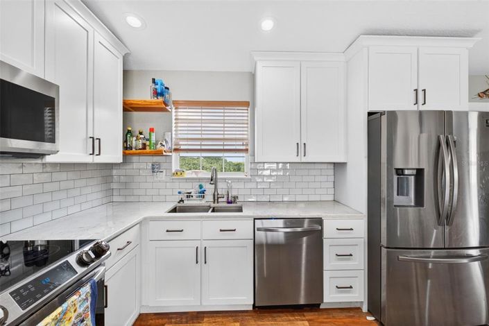 Image No.10-4 Bed Property for sale