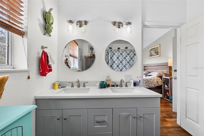 Image No.17-4 Bed Property for sale