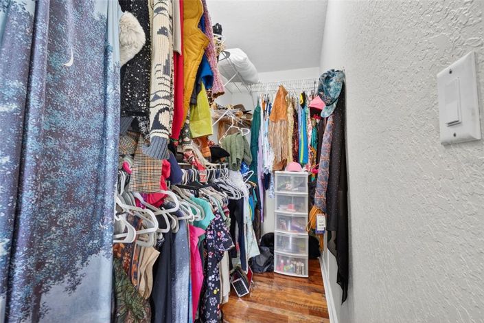 Image No.33-4 Bed Property for sale