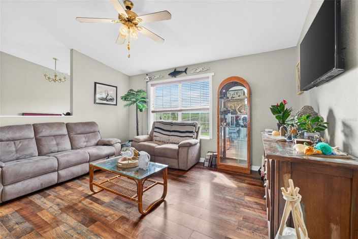 Image No.5-4 Bed Property for sale