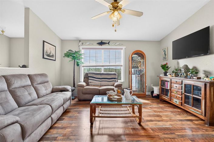 Image No.6-4 Bed Property for sale