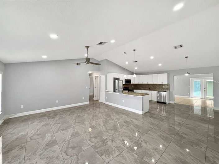 Image No.4-3 Bed Property for sale