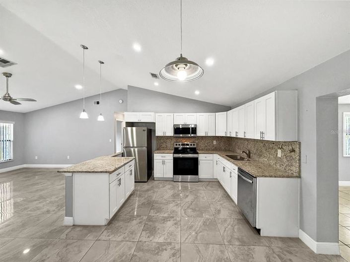 Image No.6-3 Bed Property for sale