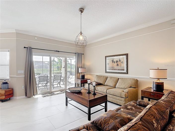 Image No.12-4 Bed Property for sale