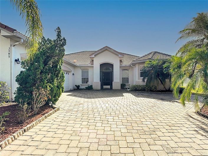 Image No.16-4 Bed Property for sale