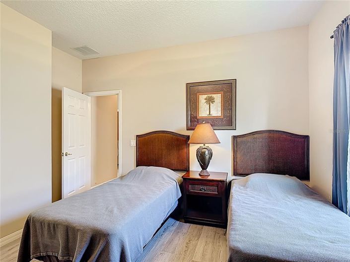 Image No.48-4 Bed Property for sale