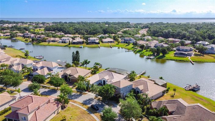 Image No.6-4 Bed Property for sale